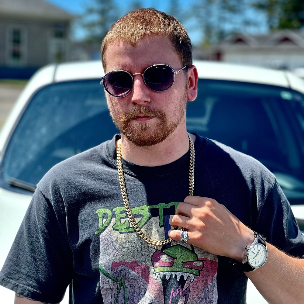 Meet your Posher, Eric